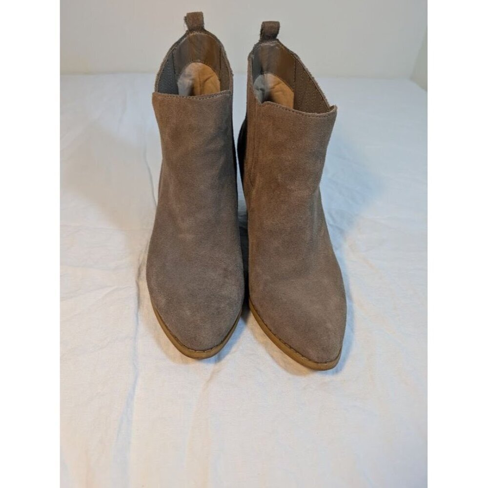 Crown Vintage women's size 11 beige suede leather ankle bootie, boots, tan - Picture 4 of 8